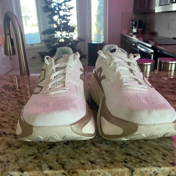 New Balance Fresh Foam x More v5 White and Gold Athletic Shoes - Picture 6 of 8